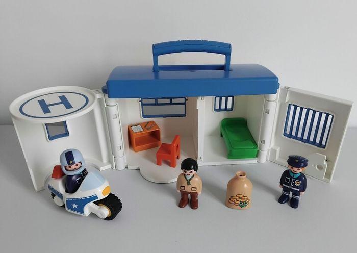 👮 Playmobil 123 Commissariat Police Transportable  9382 Complet - photo numéro 1