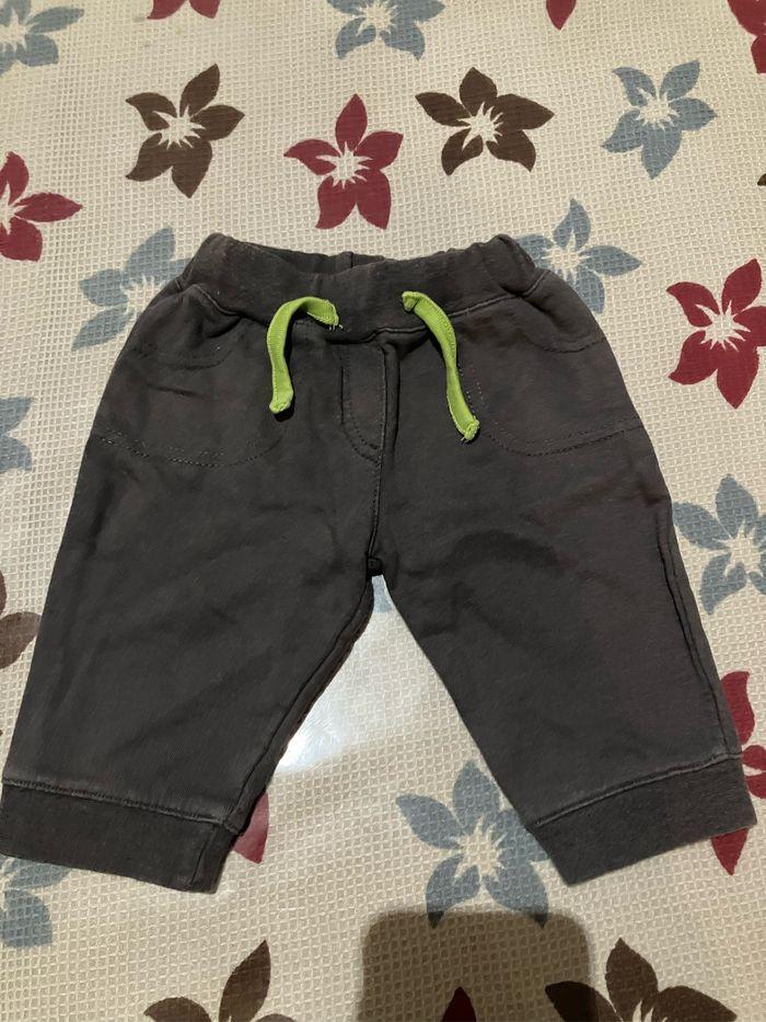 Vend pantalon Prend ton Pouce taille 3 mois - photo numéro 1