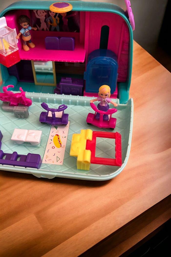 2018 Polly Pocket Coffret univers le sac à boutique avec poupées et accessoires - photo numéro 4