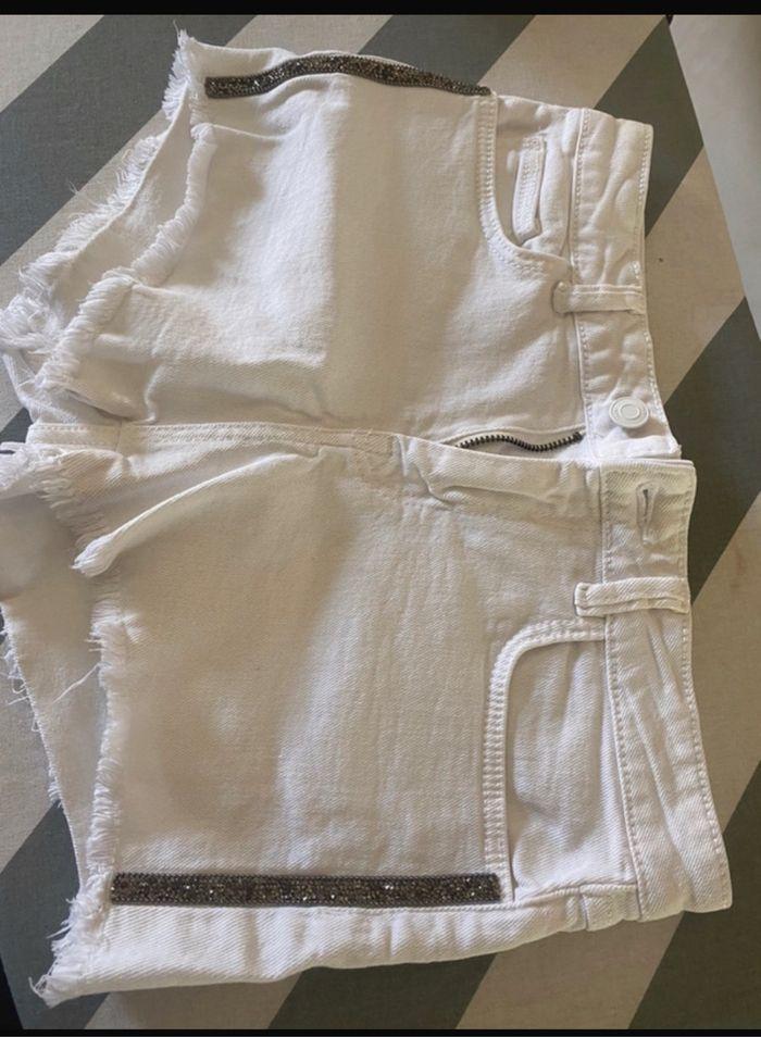 Short en  Jean blanc - photo numéro 1