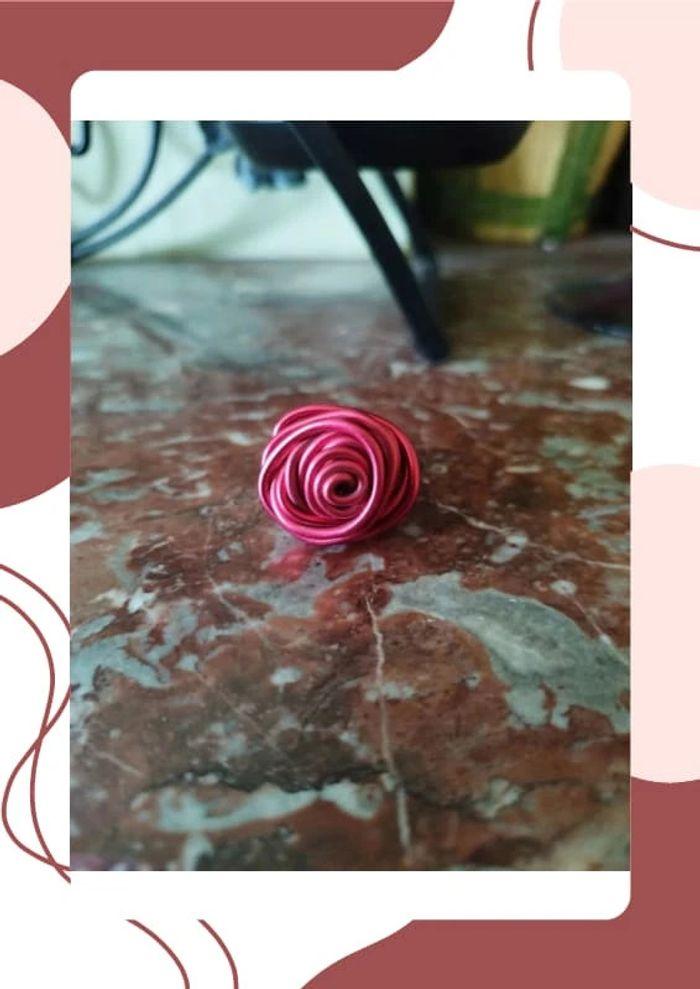 Bague rouge tressée forme de rose 15,3 mm - photo numéro 3