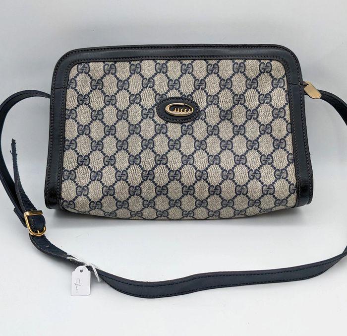 Sac vintage Gucci porté épaule ou bandoulière - photo numéro 1