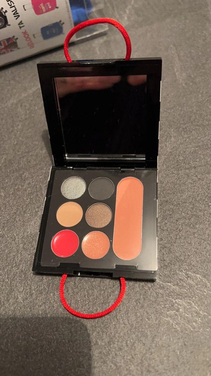 Palette de maquillage - photo numéro 2