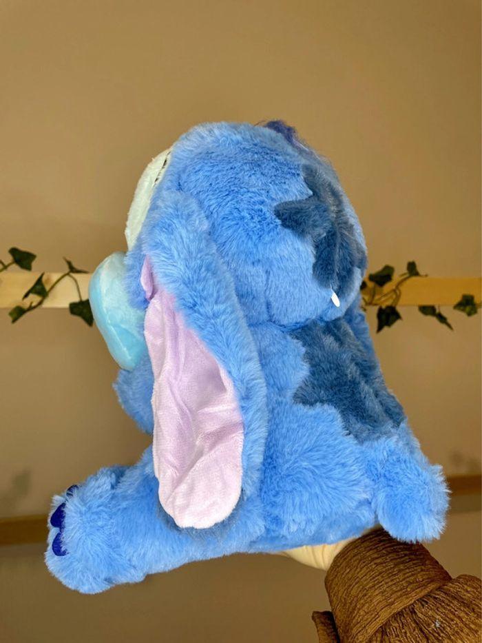 Peluche Disney Stitch avec un Coeur 🩵 - photo numéro 19