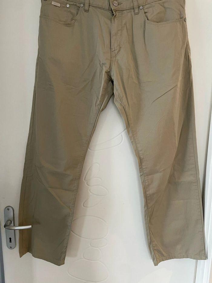 Pantalon beige taille haute coupe droit boss Hugo boss taille W38 L34 soit taille 48 - photo numéro 5