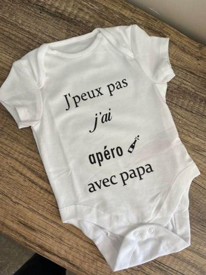 Bodies j'peux pas j'ai apéro avec papa - photo numéro 2