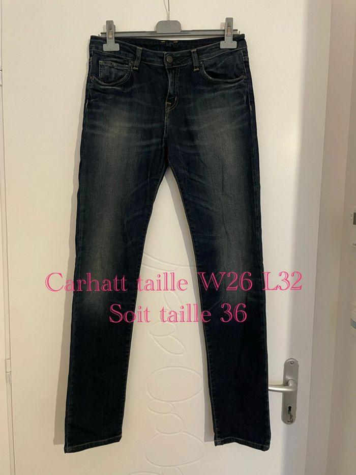 Jean bleu foncé effet délavé taille normal coupe droit carhatt taille W26 L32 soit taille 36 - photo numéro 1