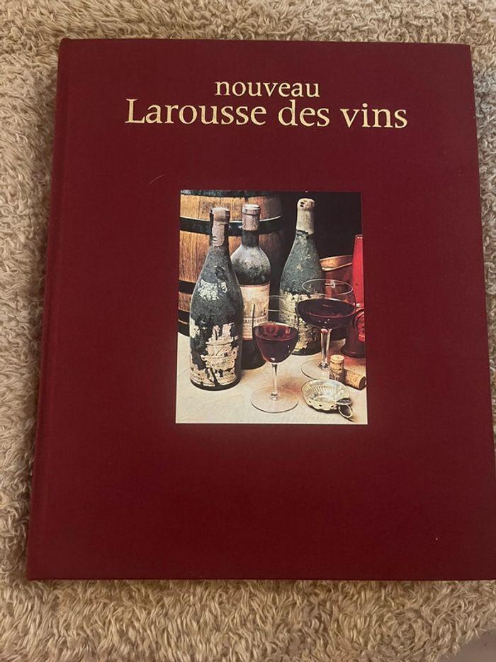 Livre Nouveau Larousse des vins - photo numéro 1