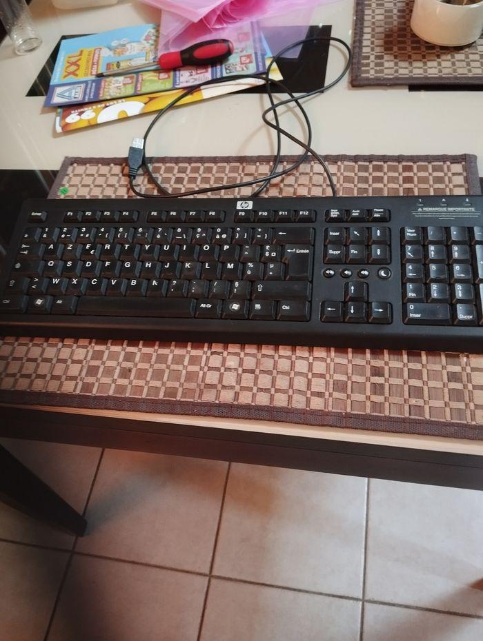 Clavier d'ordinateur HP - photo numéro 1