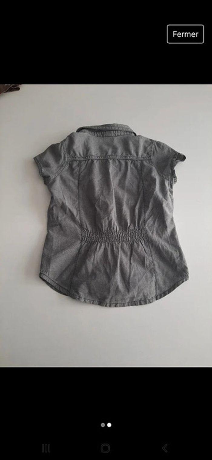 chemise manches courte H&M gris taille 9 ans / 134 cm - photo numéro 2