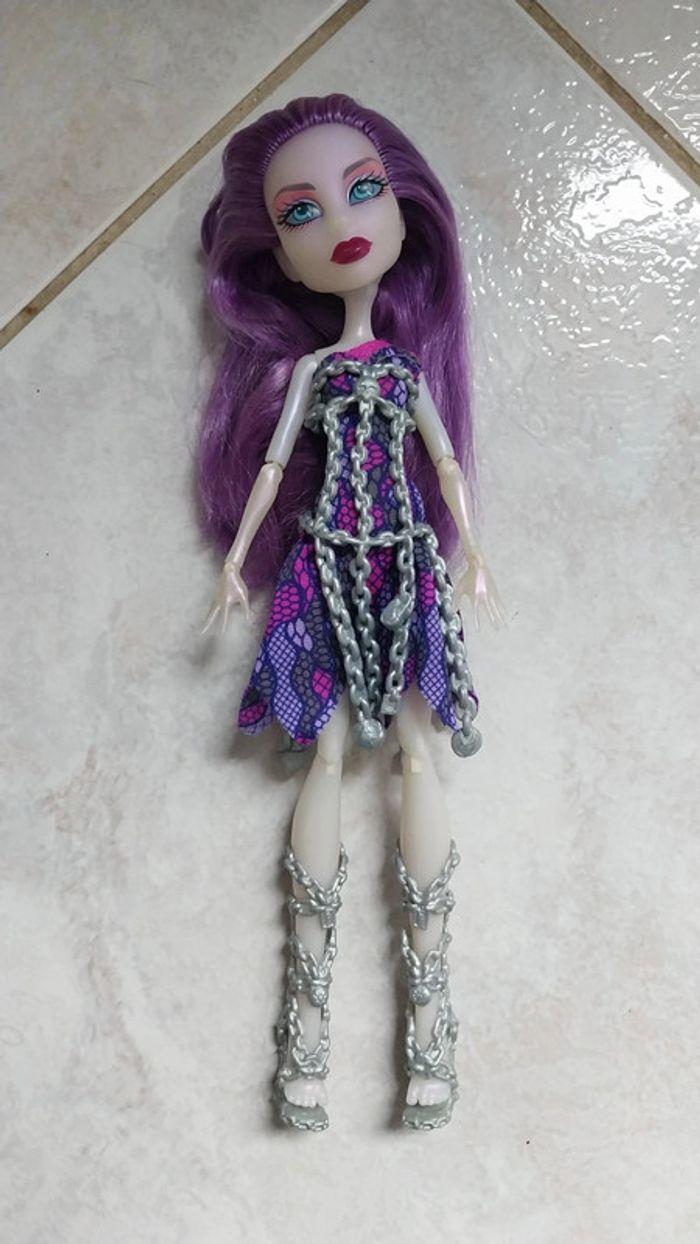 Poupée monster high spectra haunted - photo numéro 1