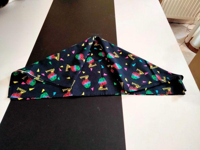 Foulard bandana noir avec motifs - photo numéro 2