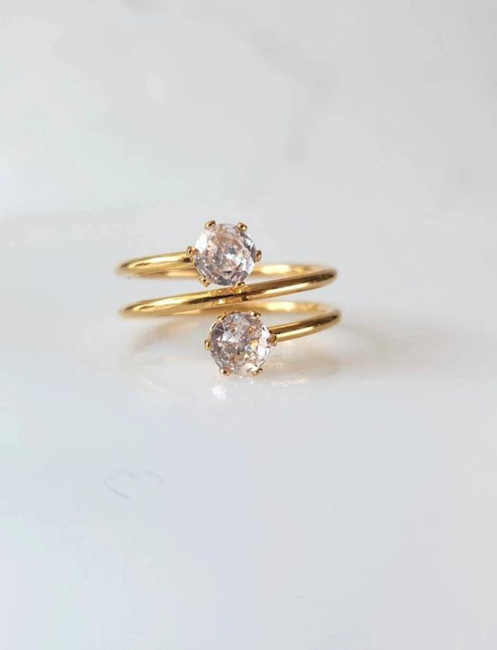 🌺 Bague originale avec 2 diamants dorée 🌺 - photo numéro 1