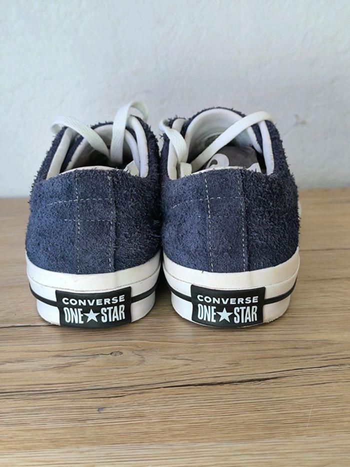 Baskets femme converse basse en suède bleue marine pointure 40  portée deux fois - photo numéro 4