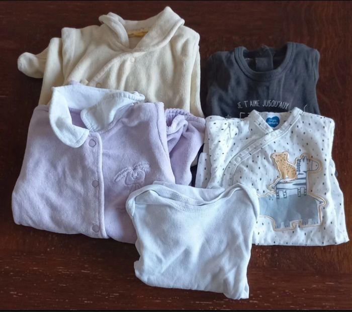 Lot vêtements naissance - photo numéro 1