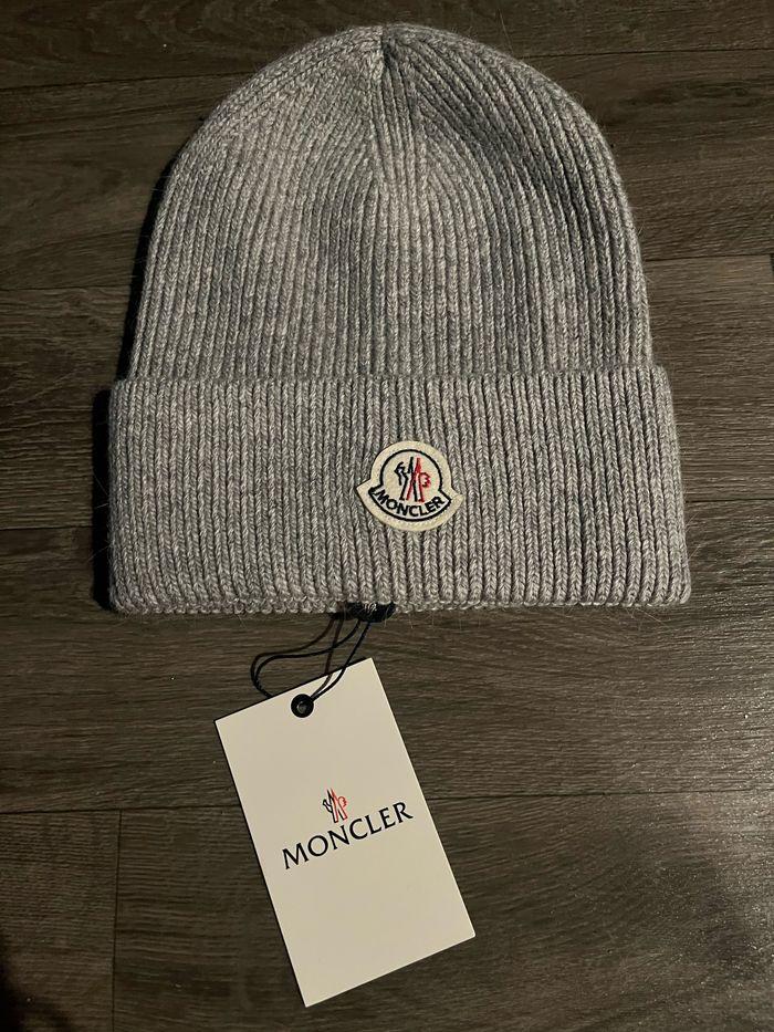 Bonnet moncler - photo numéro 1