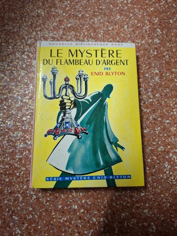 Le mystère du flambeau d'argent - photo numéro 1