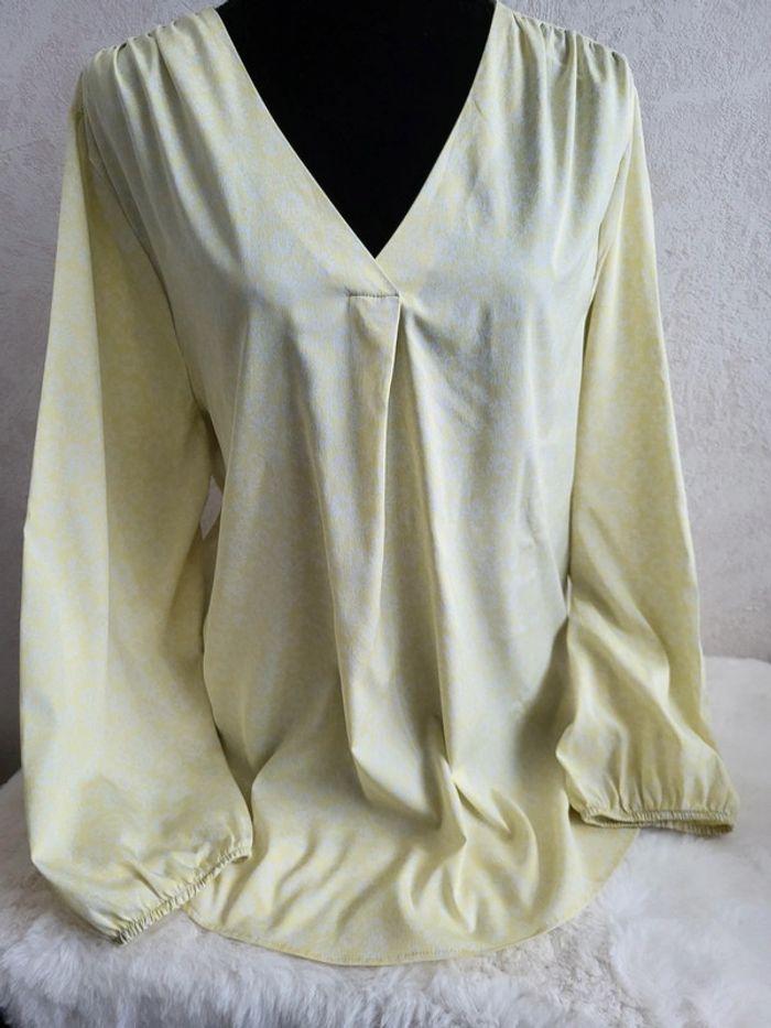 Blouse fleurie jaune blanc C&A taille 52 - photo numéro 2