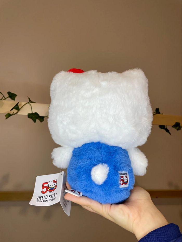 Peluche Hello Kitty 50ème anniversaire - photo numéro 5