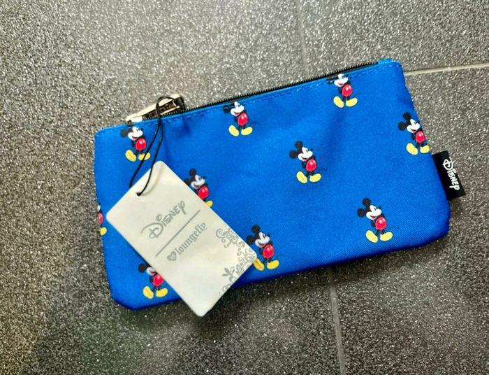 Trousse Disney loungefly mickey mouse - photo numéro 1