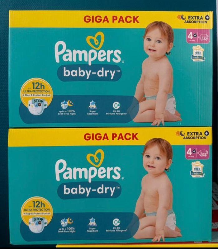 2 paquets de couches Pampers taille 4+