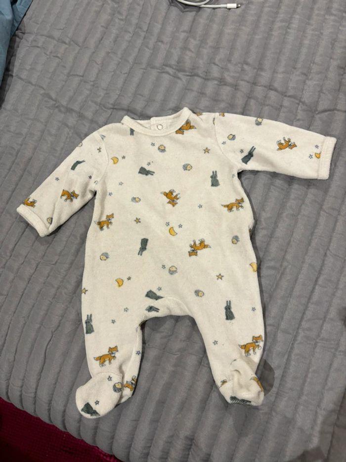 A vendre pyjama bébé - photo numéro 1