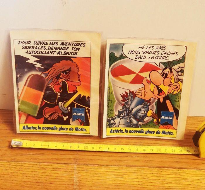 Lot de 2 petites anciennes publicités Albator asterix glaces motta - photo numéro 1