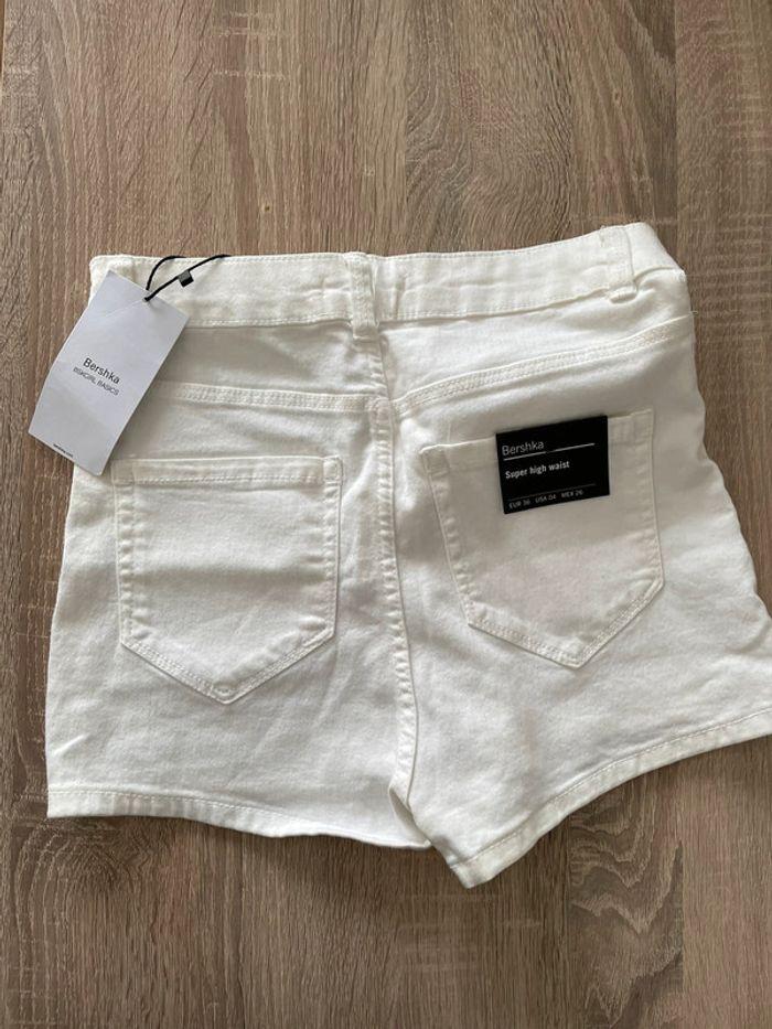 Short blanc bershka - photo numéro 2