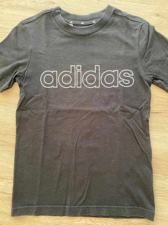 T shirt adidas 7/8 ans - photo numéro 1