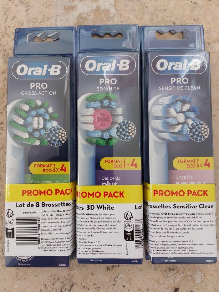 Lot 24 brossettes Oral-B pro NEUVES