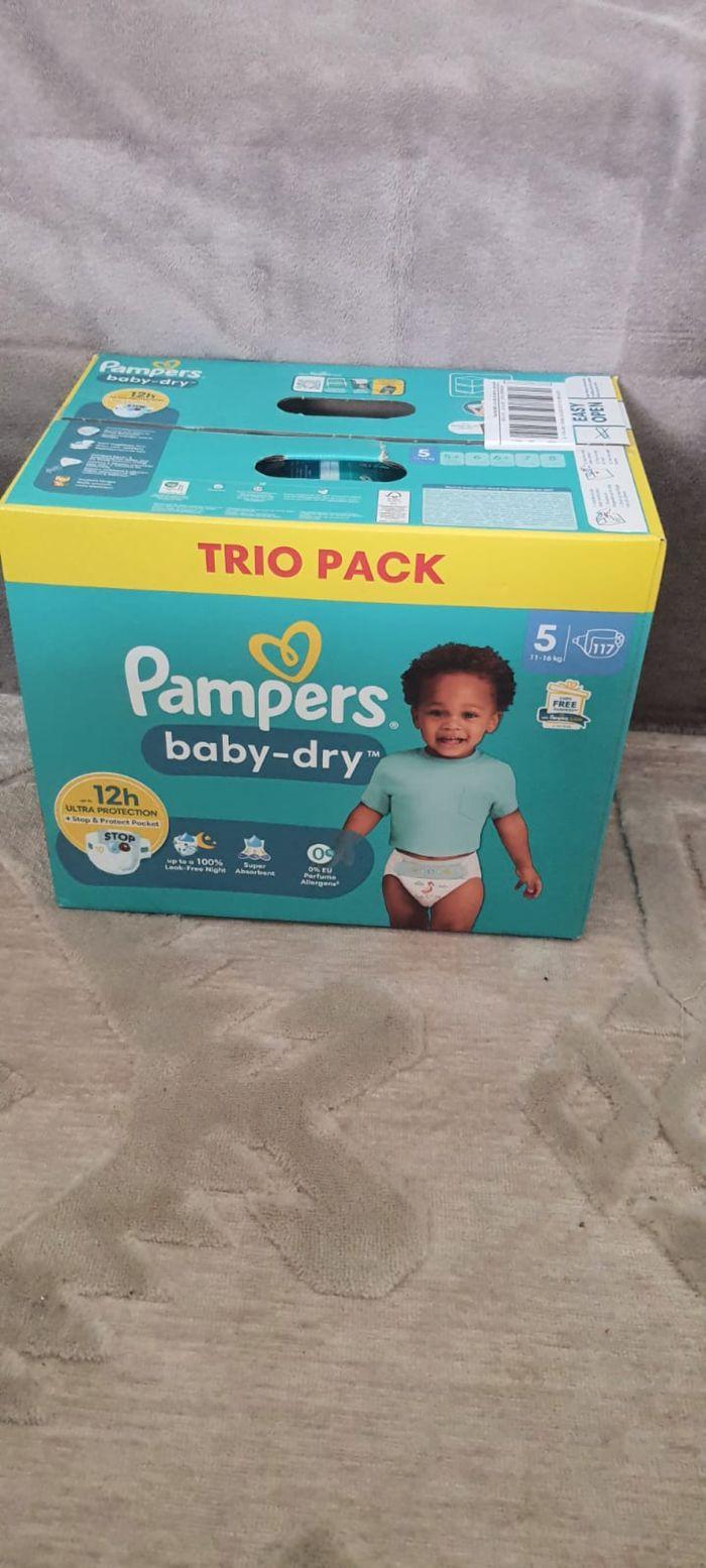 Un pack couche troi  Pampers taille 5 - photo numéro 2