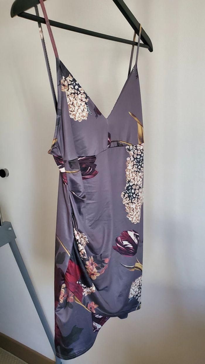 Robe d'été gris motif floral - photo numéro 4