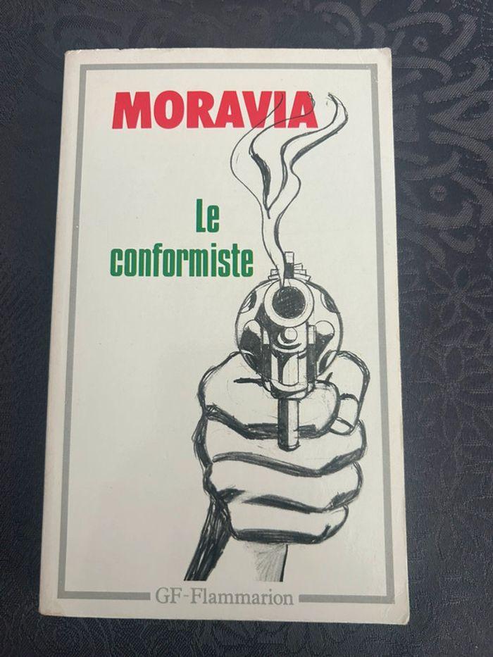 Le conformiste, Moravia - photo numéro 1