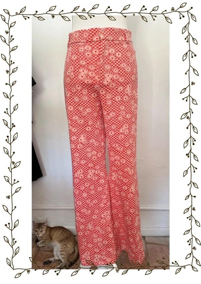 Pantalon évasé Zara motif fleurs rouge et blanc - photo numéro 1