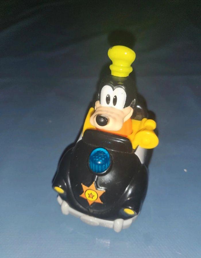 Tut tut disney la magi-voiture de police de Dingo - photo numéro 2