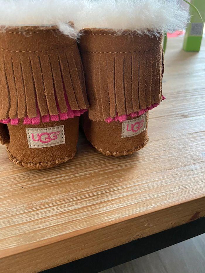 Ugg bébé fille taille 16 - photo numéro 3