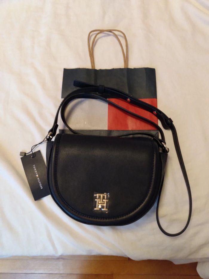 Sac Tommy Hilfiger - photo numéro 1