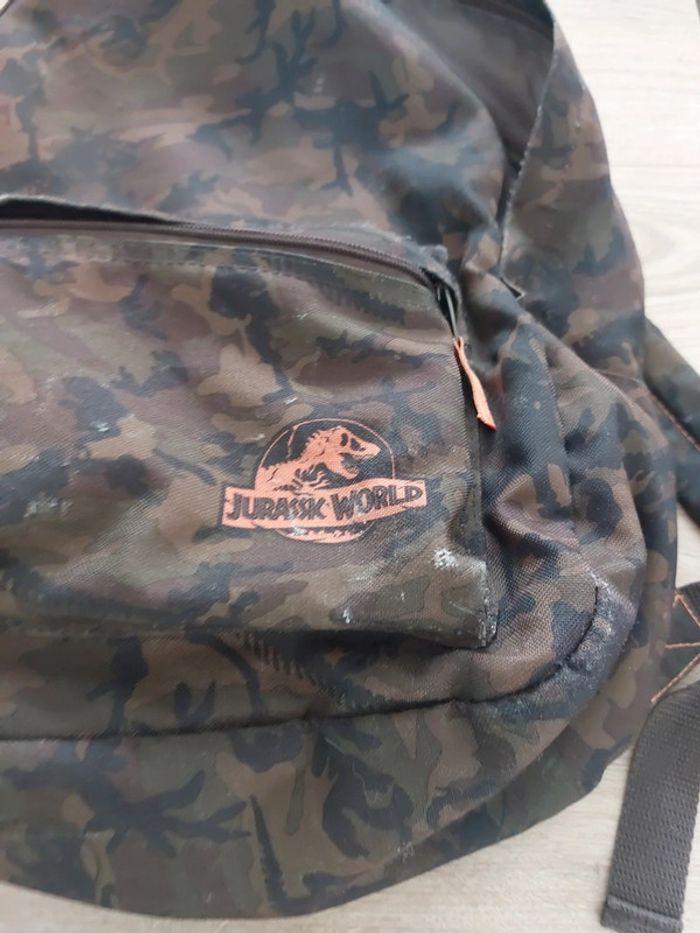 Lot sac à dos et casquette jurassic world - photo numéro 4