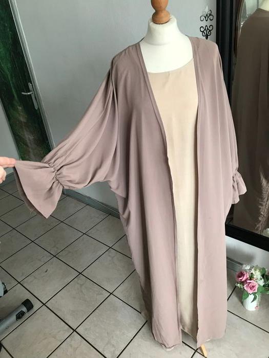 Kimono taupe à volants tulipe 👘 - photo numéro 1