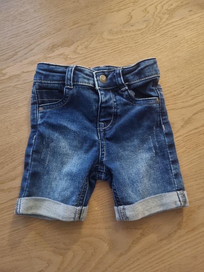 Shorts et pantalons bébé 9 mois - photo numéro 1