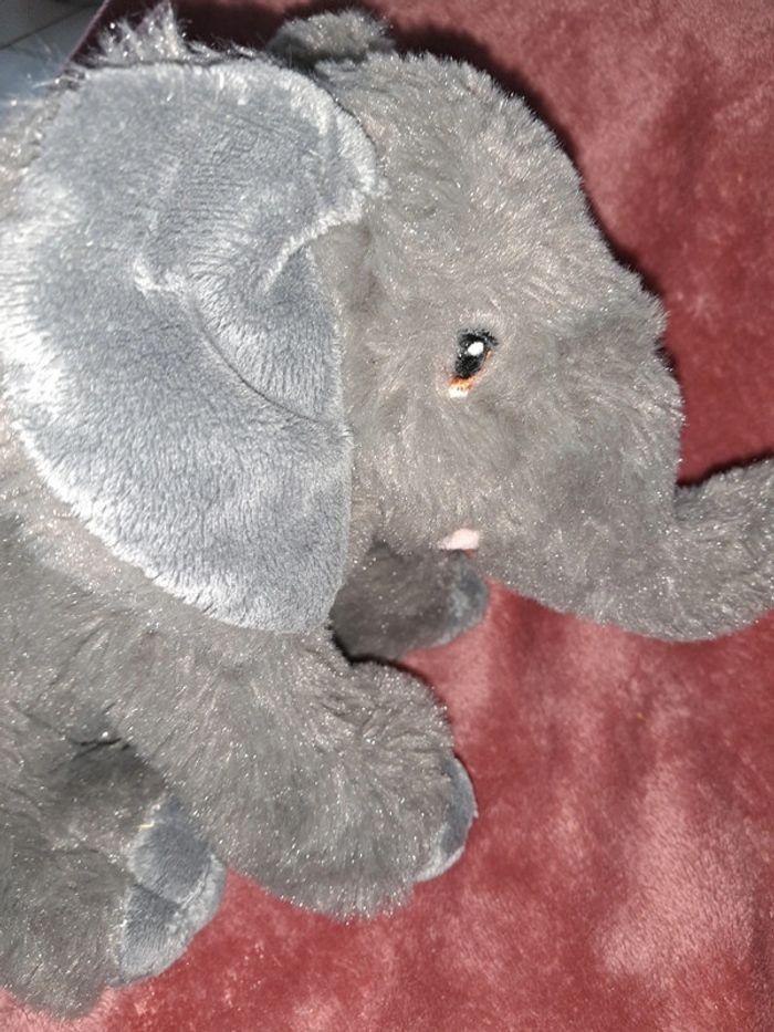 Petit éléphant peluche - photo numéro 2