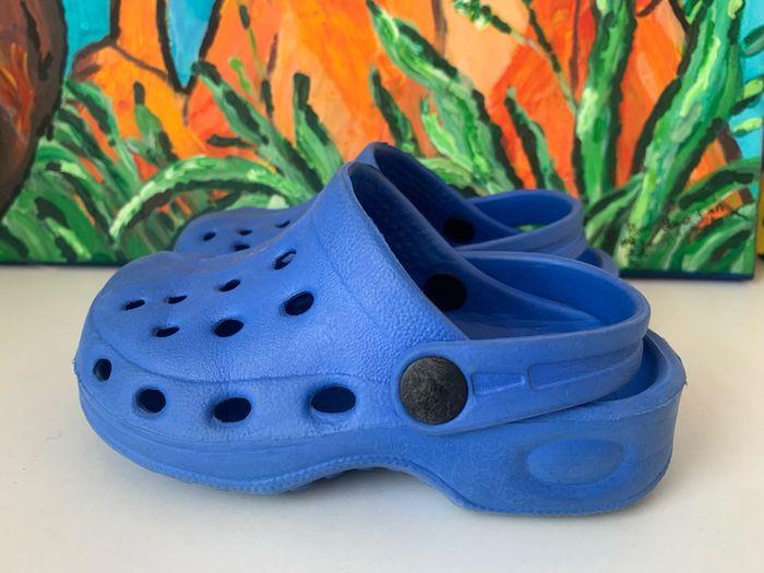 Crocs garçon taille 24 - photo numéro 1