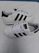 Basket adidas pointure 35,5