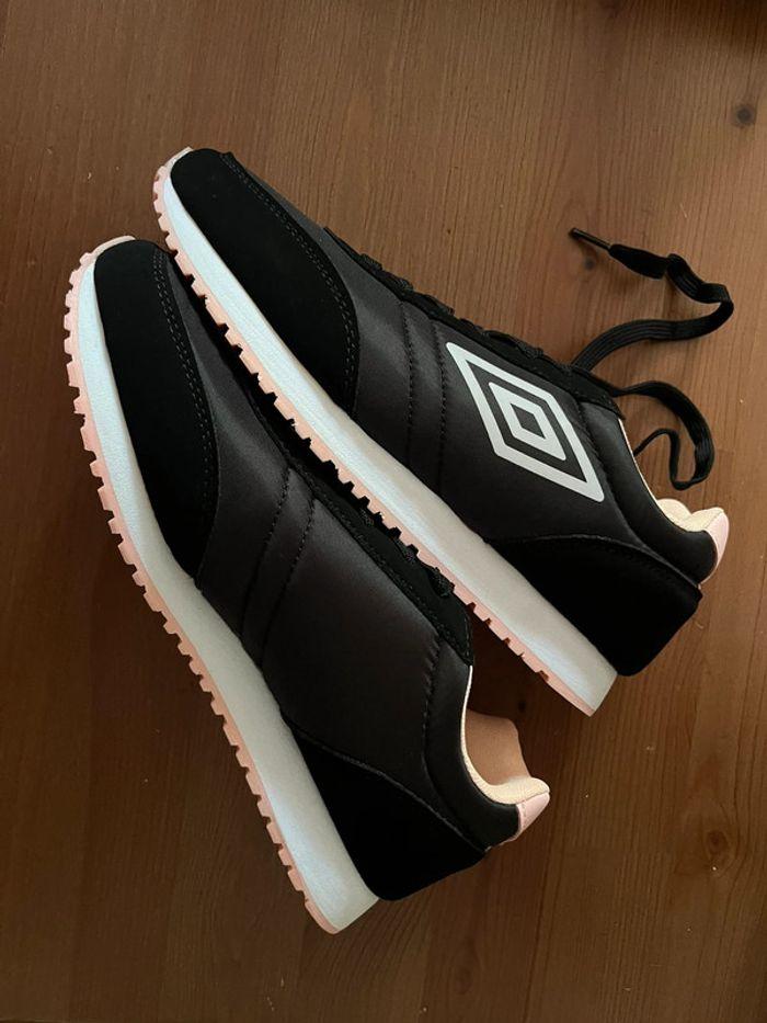 Chaussures umbro 38 - photo numéro 3