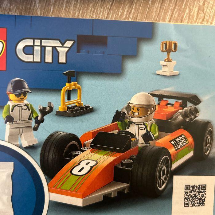 Lego city 60322 la voiture de course - photo numéro 1