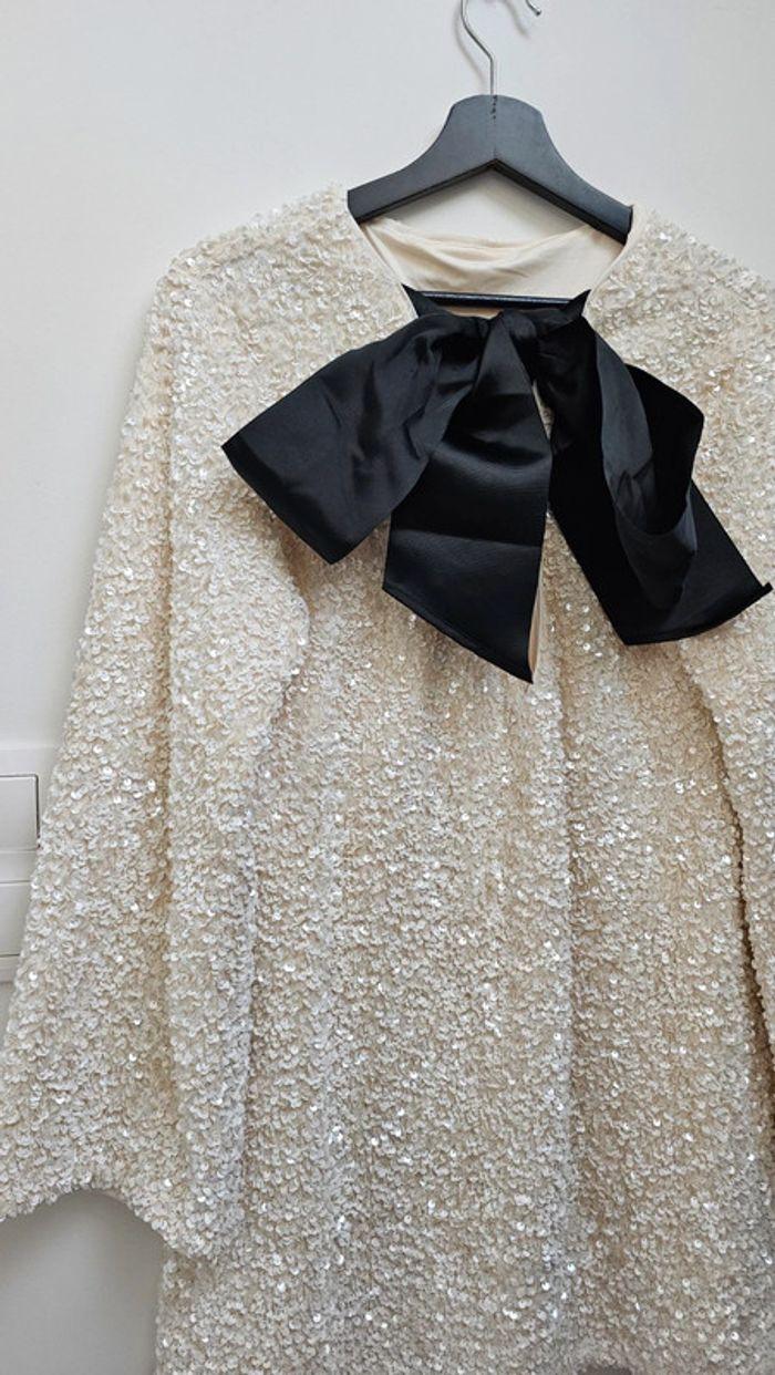 Robe blanche velours sequins noeud noir h&m viral - photo numéro 3