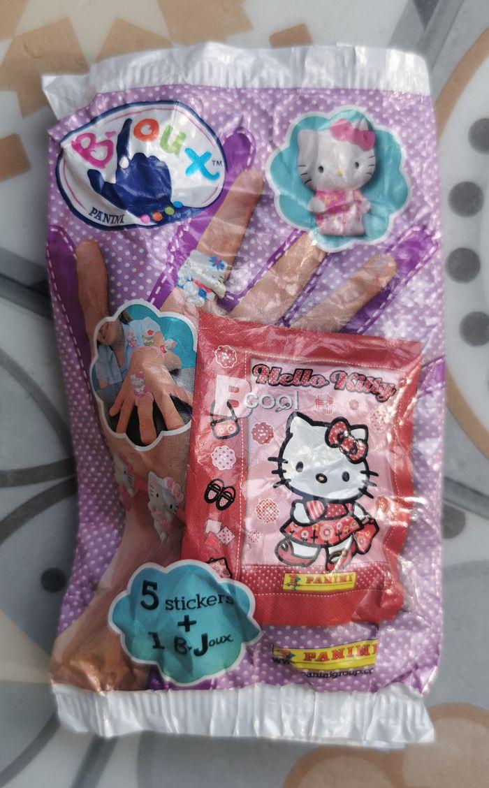 Bijoux et stickers HELLO KITTY SANRIO PANINI neufs - photo numéro 1