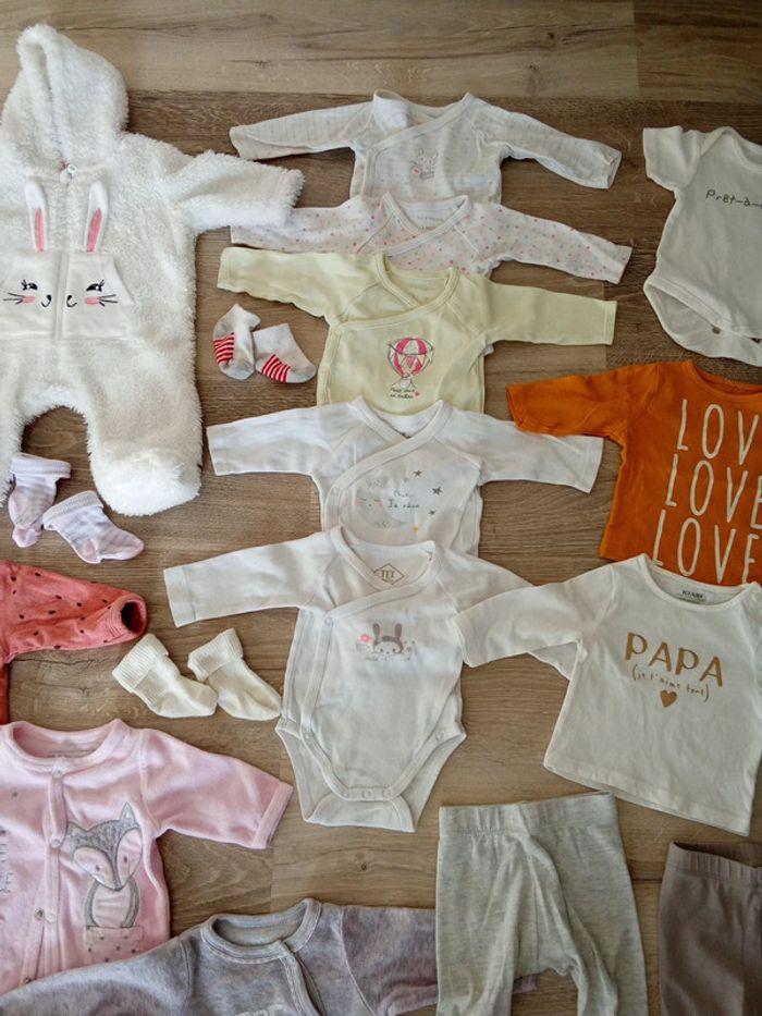 Lot vêtements bébé fille 1 mois - photo numéro 2