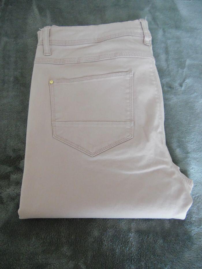 Beau jeans couleur crème, taille 40. - photo numéro 7