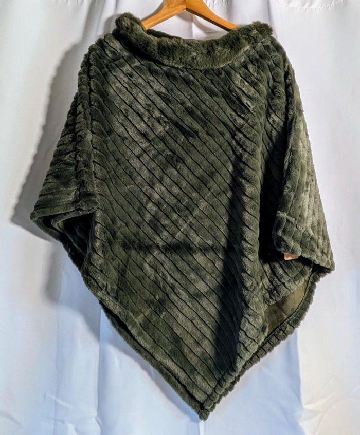 Poncho femme kaki neuf taille unique - photo numéro 1